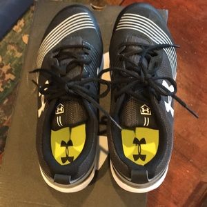 NEW Under Armour Metal softball/baseball cleats